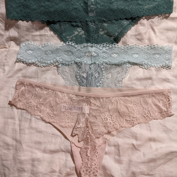 3-pair bundle of lacy thong panties - Picture 2 of 4